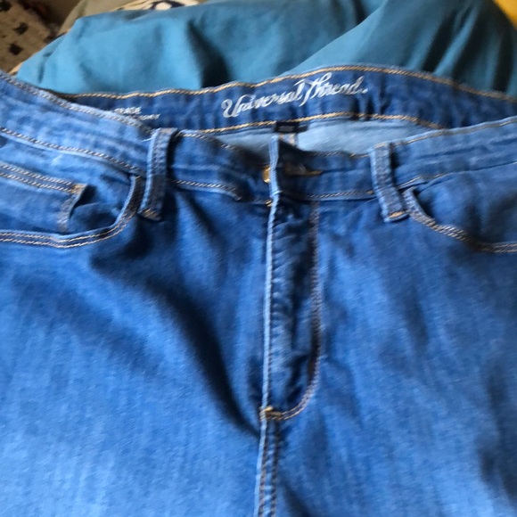 Jeans size 16 light wash - Picture 1 of 2